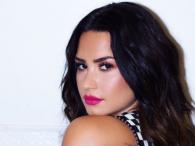 Demi Lovato z dużym dekoltem